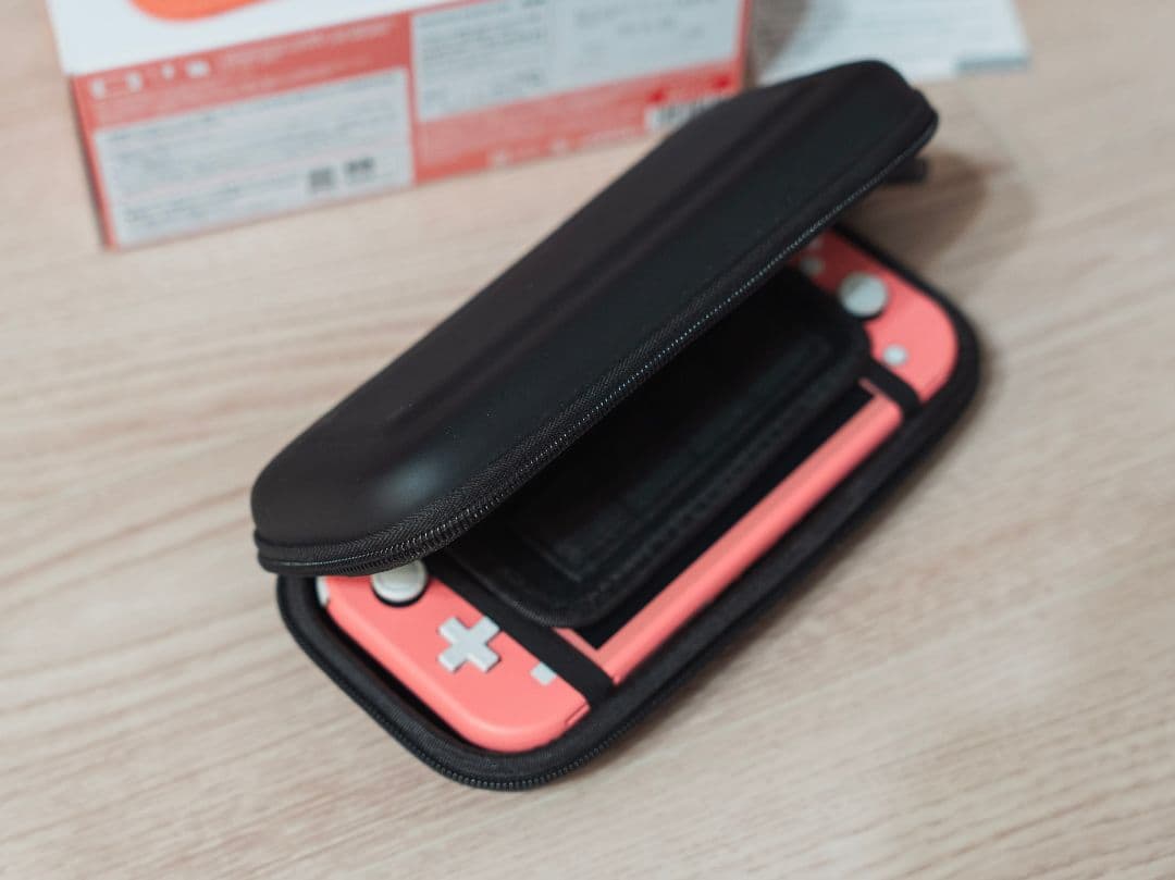 任天堂 Nintendo Switch Lite 本体＋保護フィルム＋ケース