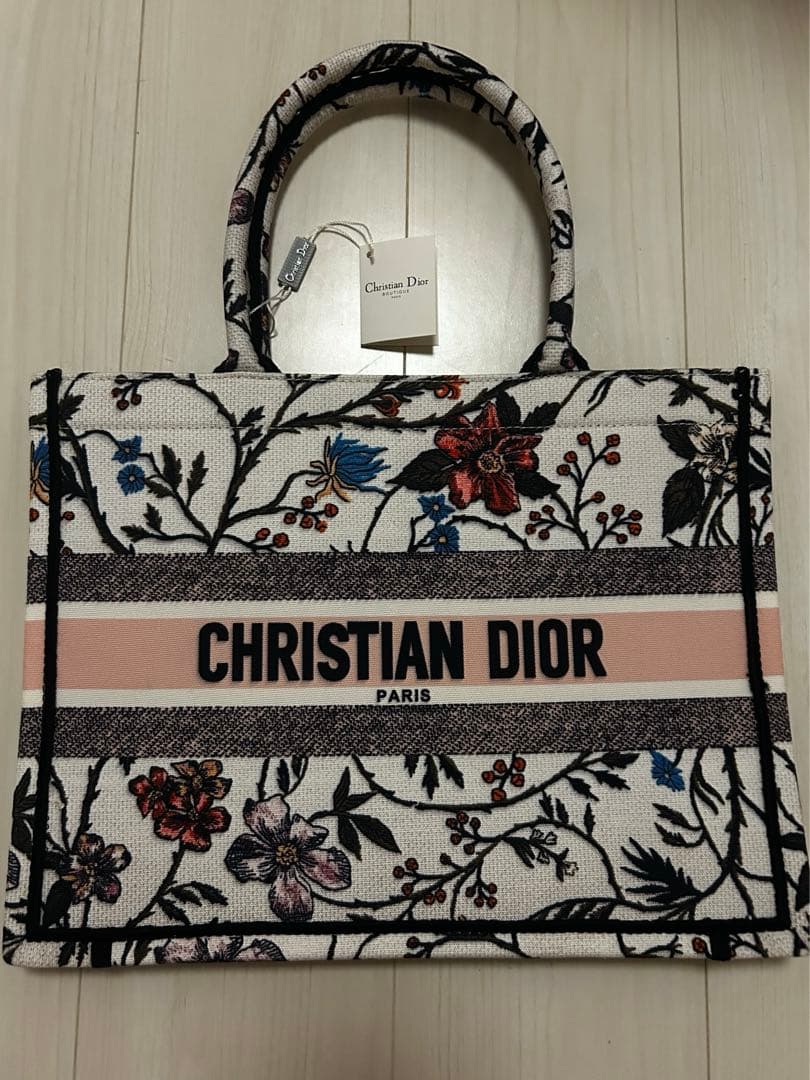 【A4サイズも入ります‼️】花柄トートバッグ