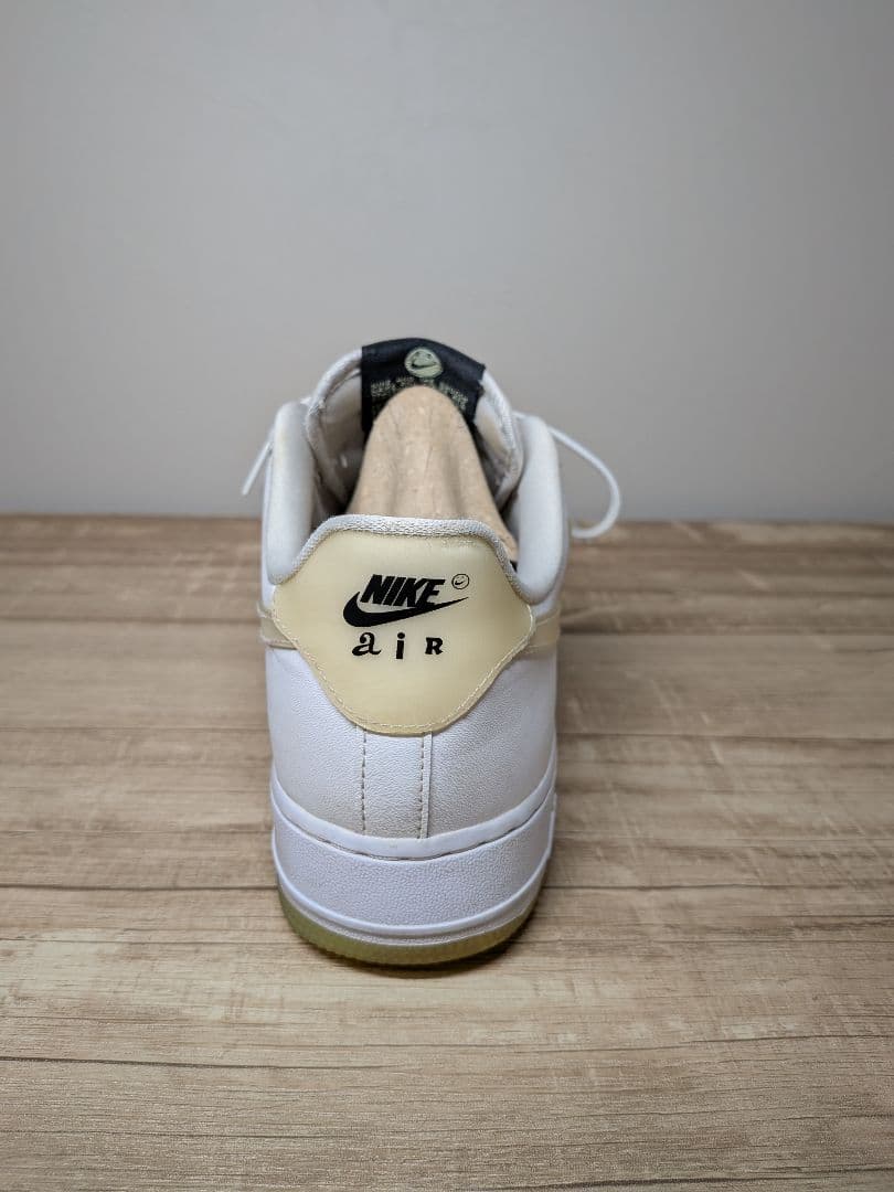 Nike Air Force 1 ホワイト ゴールド 蓄光