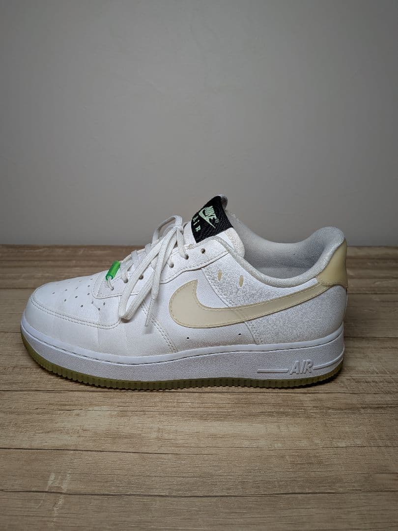 Nike Air Force 1 ホワイト ゴールド 蓄光