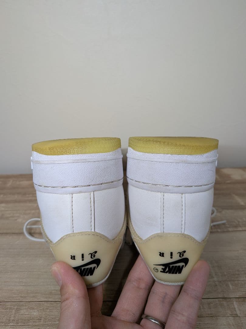 Nike Air Force 1 ホワイト ゴールド 蓄光