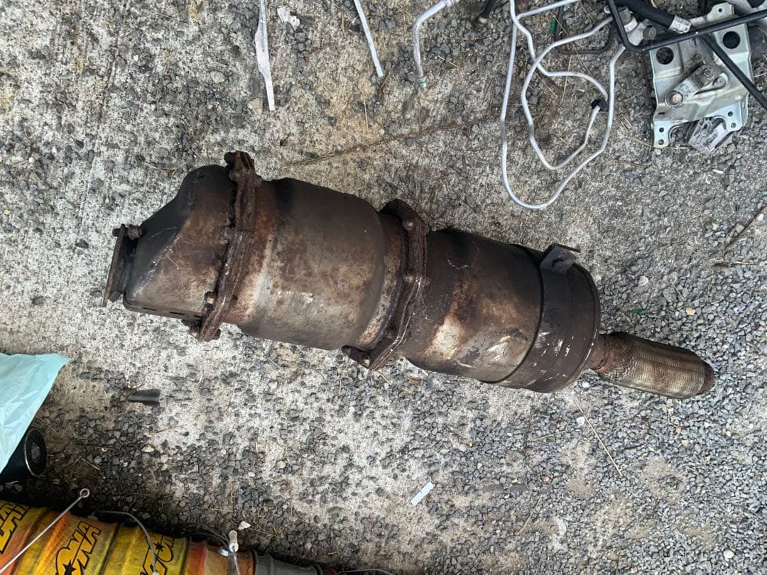 三菱　ふそう　キャンター　純正マフラー　触媒　me194308