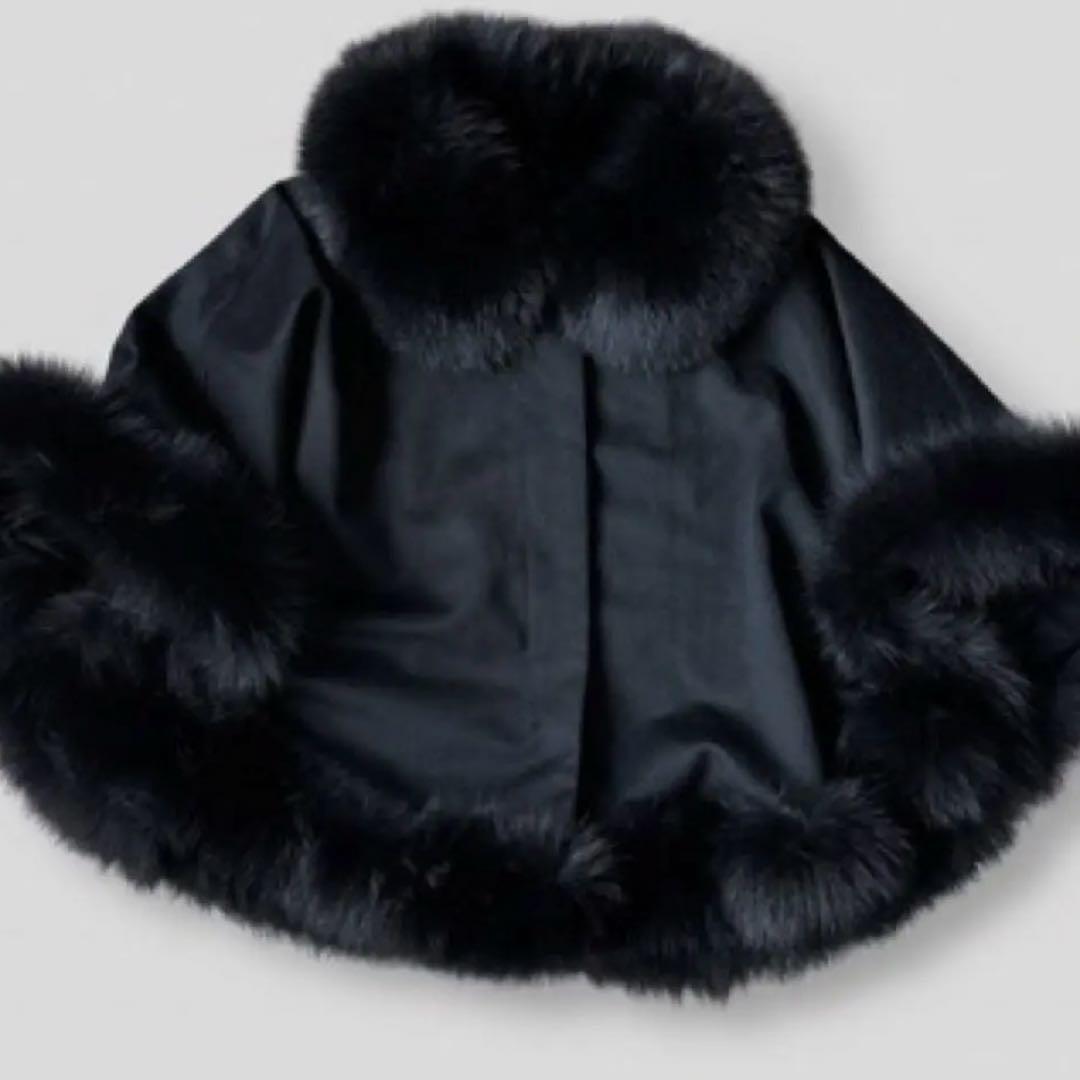 美品です。バルマンポンチョケープ　カシミヤ×フォックスファー　ブラック