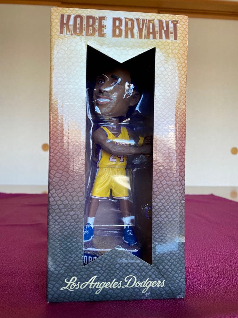 【非売品】8/8 球場配布品 コービー・ブライアント ドジャースボブルヘッド