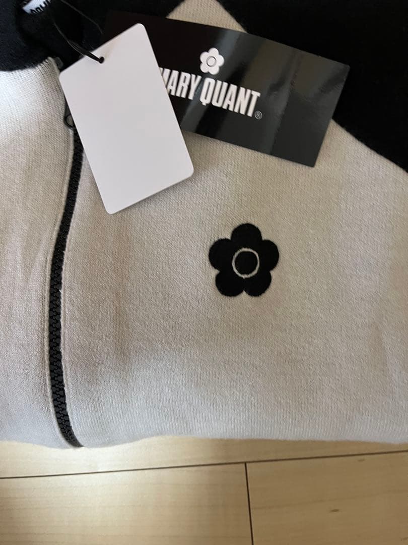 (新品) マリークワント　Mサイズ パーカー ホワイト/ブラック　⭐︎完売商品⭐︎
