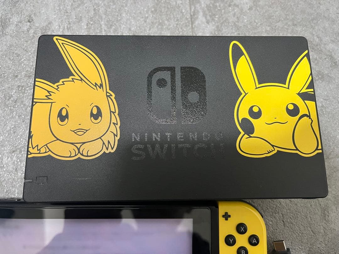 Nintendo Switch 本体　ピカブイ