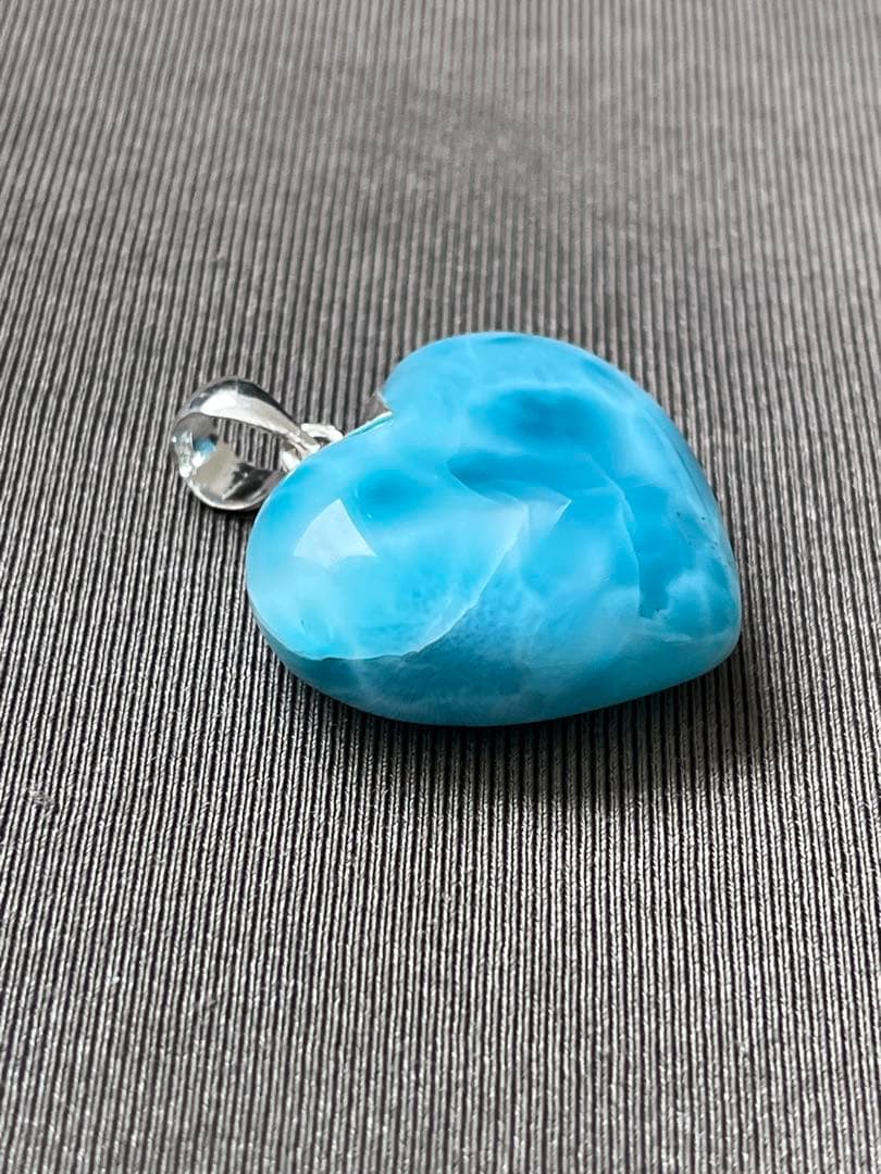天然石☆高品質！ラリマーハート型ペンダントトップ☆両面濃いブルー！