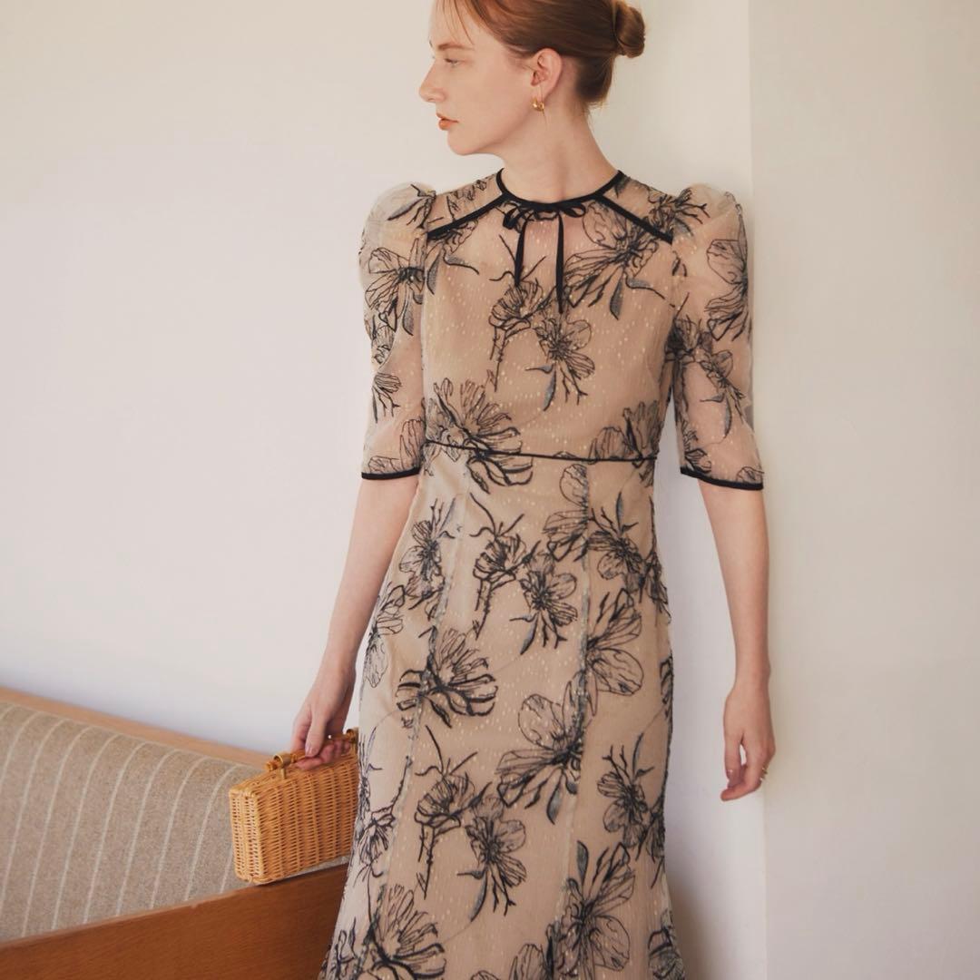 Leja 半袖花柄刺繍レースマーメイドフレアロングワンピース