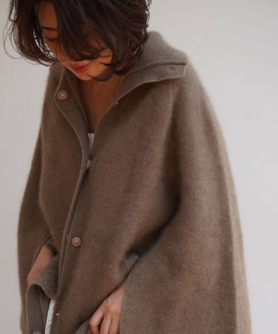 に*！様 ETRE TOKYO エトレトウキョウ　スリットスリーブニットポンチョ