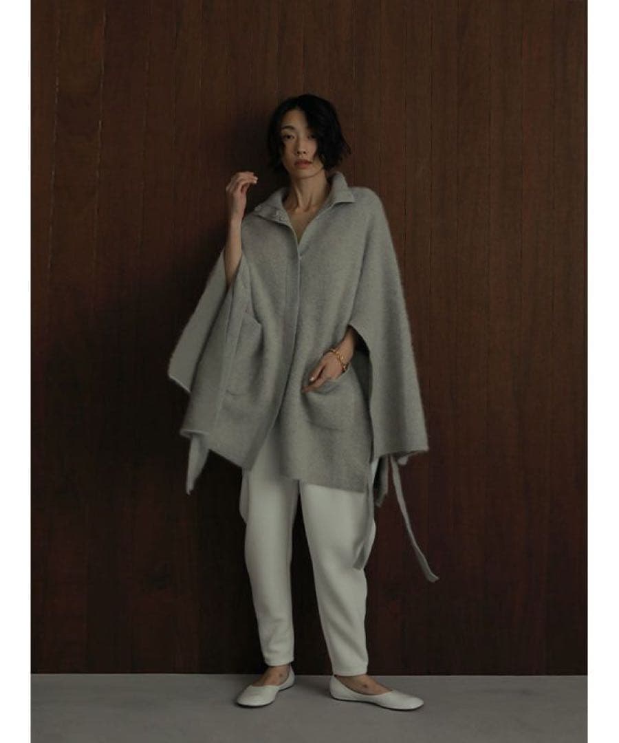 に*！様 ETRE TOKYO エトレトウキョウ　スリットスリーブニットポンチョ