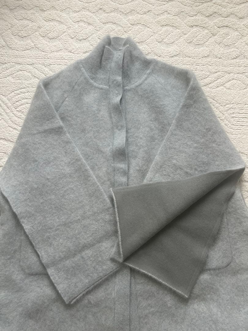 に*！様 ETRE TOKYO エトレトウキョウ　スリットスリーブニットポンチョ