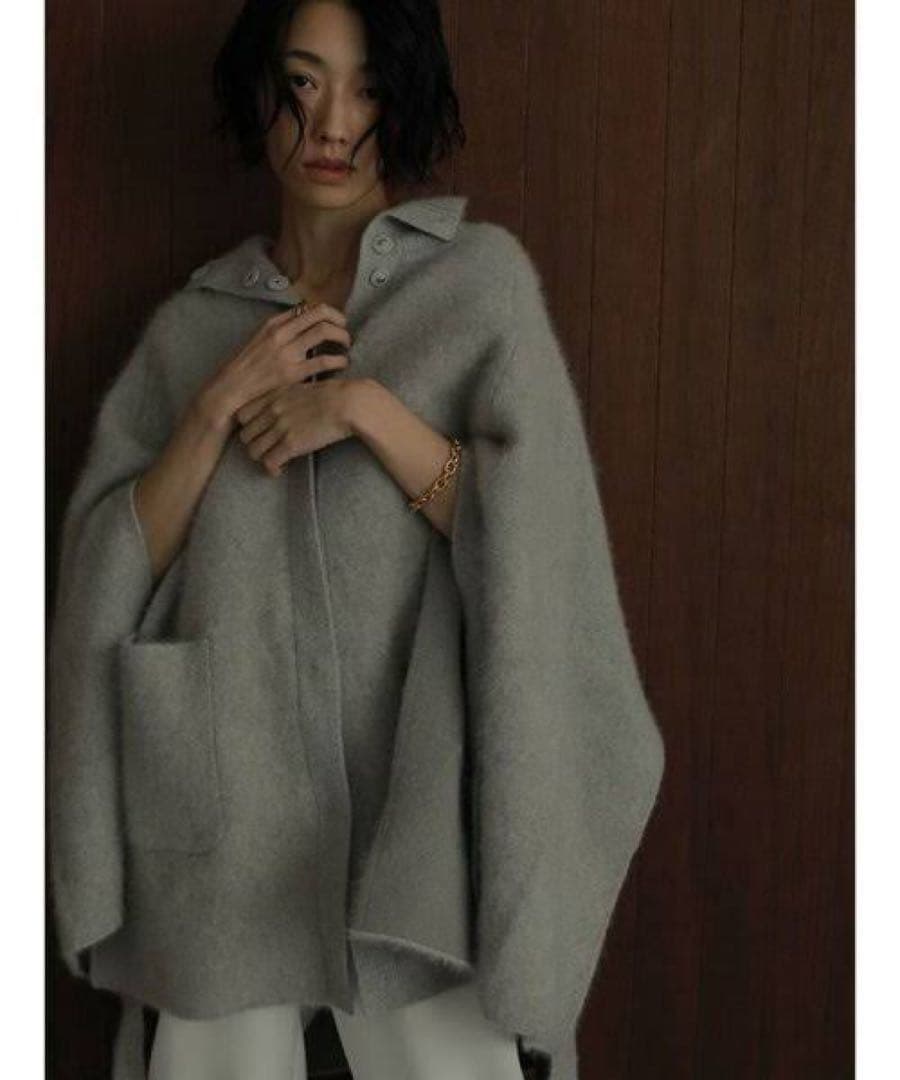 に*！様 ETRE TOKYO エトレトウキョウ　スリットスリーブニットポンチョ