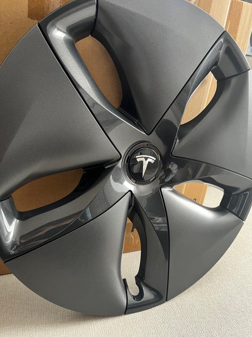 【新品 未使用】テスラ／モデル3／18インチ ホイールカバー 4個セット