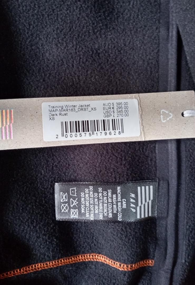  Training Winter Jacket 新品同様