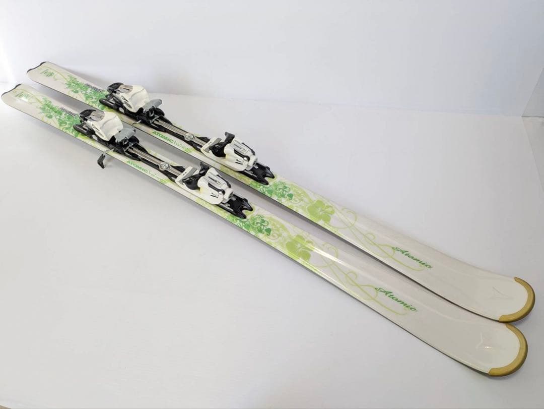 レディーススキー板　ATOMIC NANO 150㎝【ブーツ、ストック付】