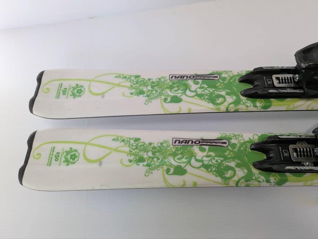 レディーススキー板　ATOMIC NANO 150㎝【ブーツ、ストック付】