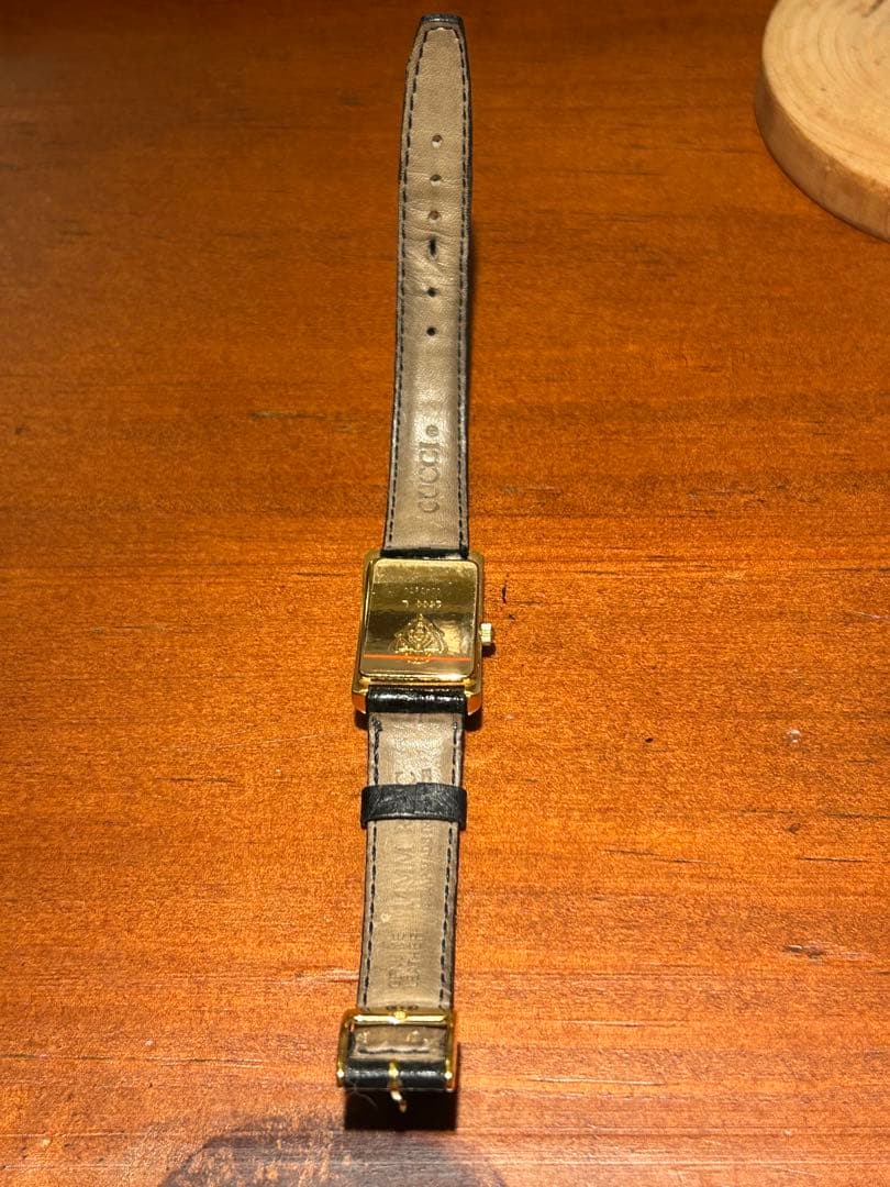 GUCCI 2600L アナログ腕時計 ゴールド/ブラック