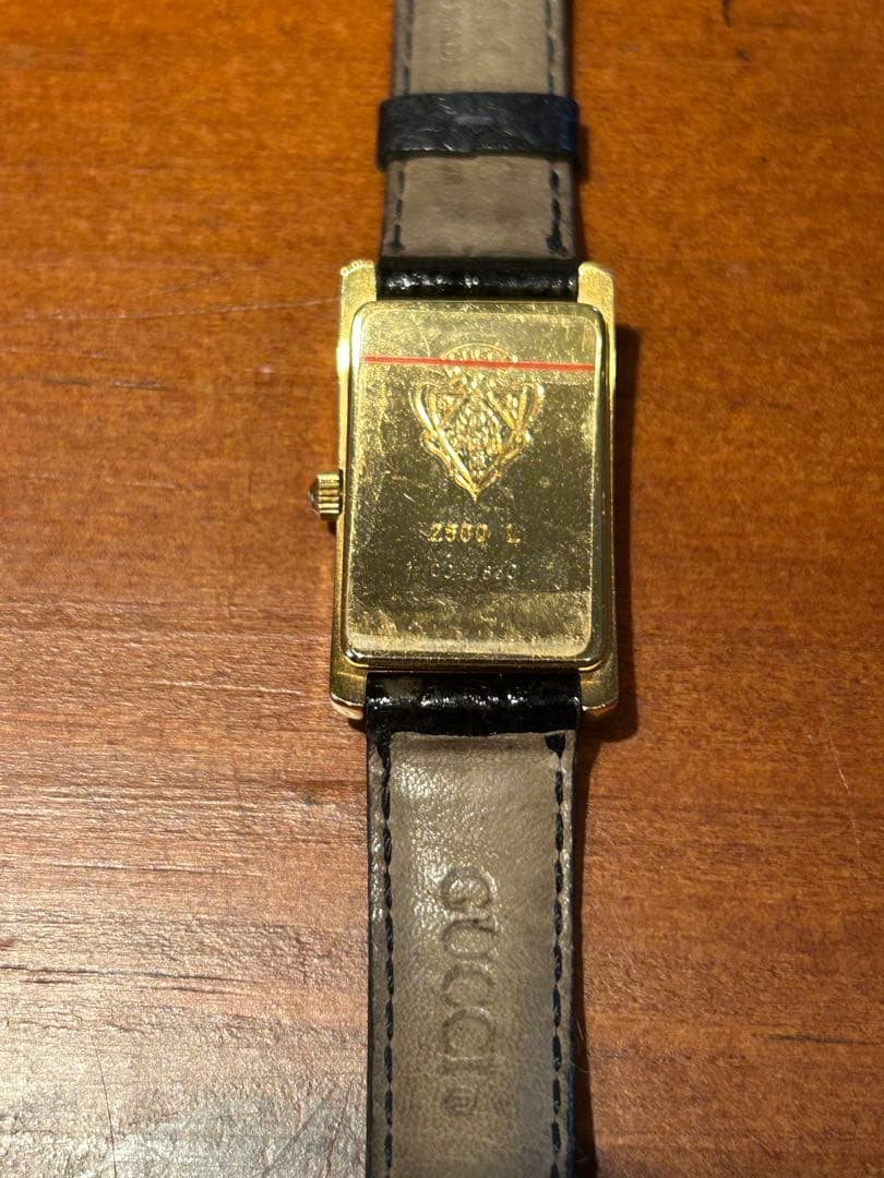 GUCCI 2600L アナログ腕時計 ゴールド/ブラック