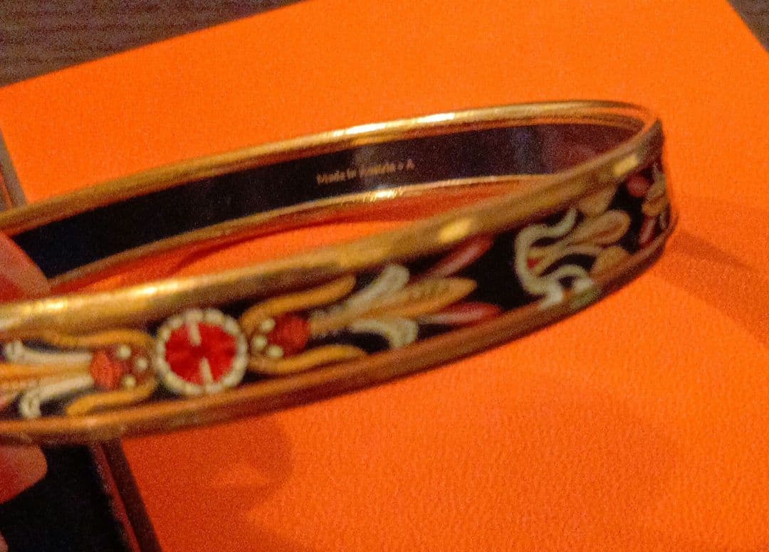 HERMES エマイユ バングル