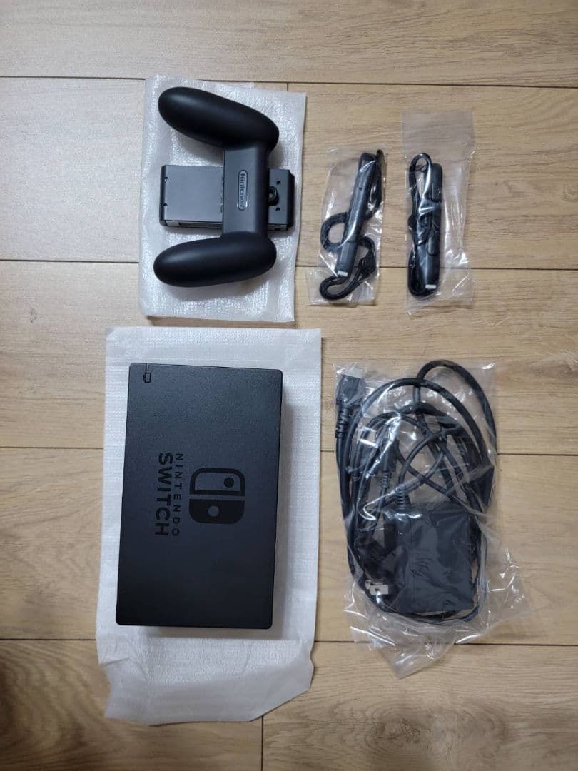 NINTENDO SWITCH 　ニンテンドースイッチ　グレー