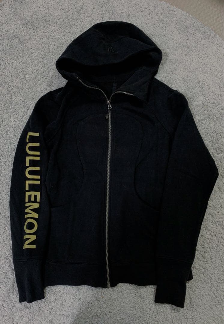LULULEMON フルジップ　フーディ パーカー　ロゴ　袖