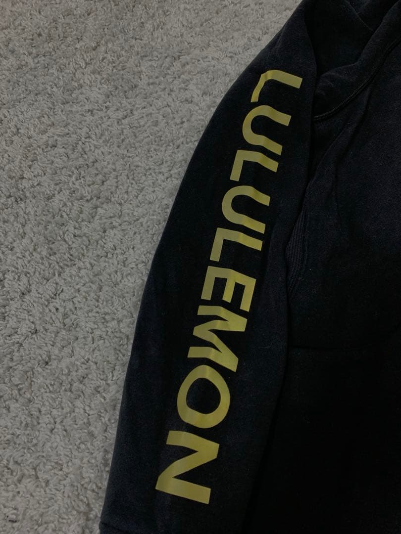 LULULEMON フルジップ　フーディ パーカー　ロゴ　袖