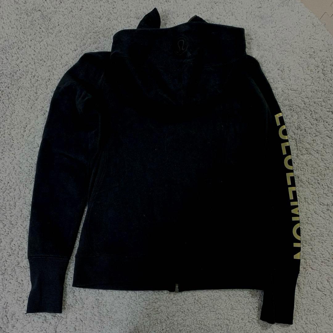 LULULEMON フルジップ　フーディ パーカー　ロゴ　袖