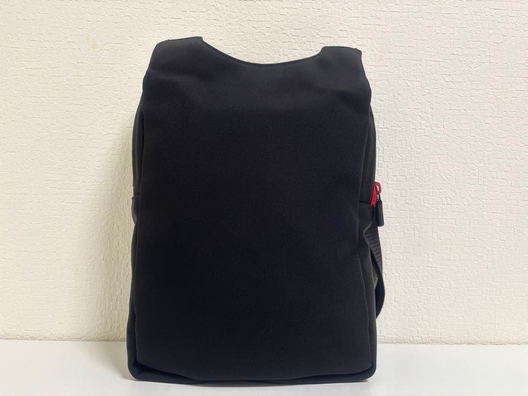 美品 MONCLER モンクレール ナイロン ショルダーバッグ 黒 赤