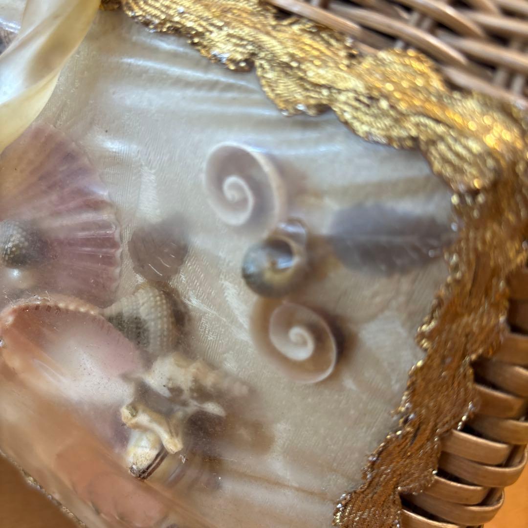 アンティーク　シェル装飾付きかごバッグ