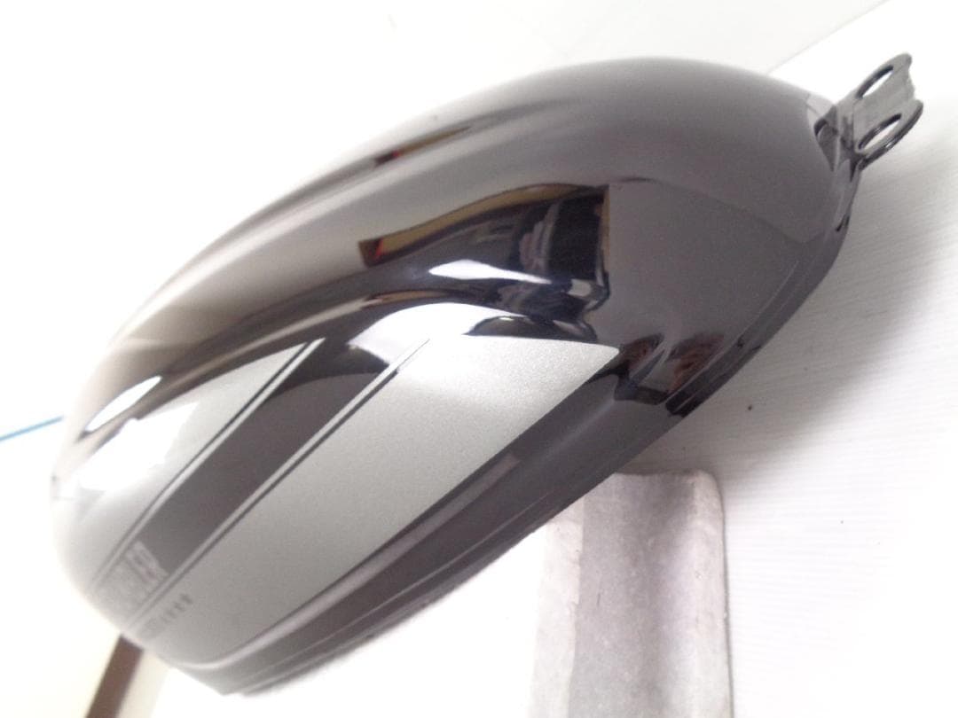 スクランブラー SIXTY2 純正 タンク ブラック 美品