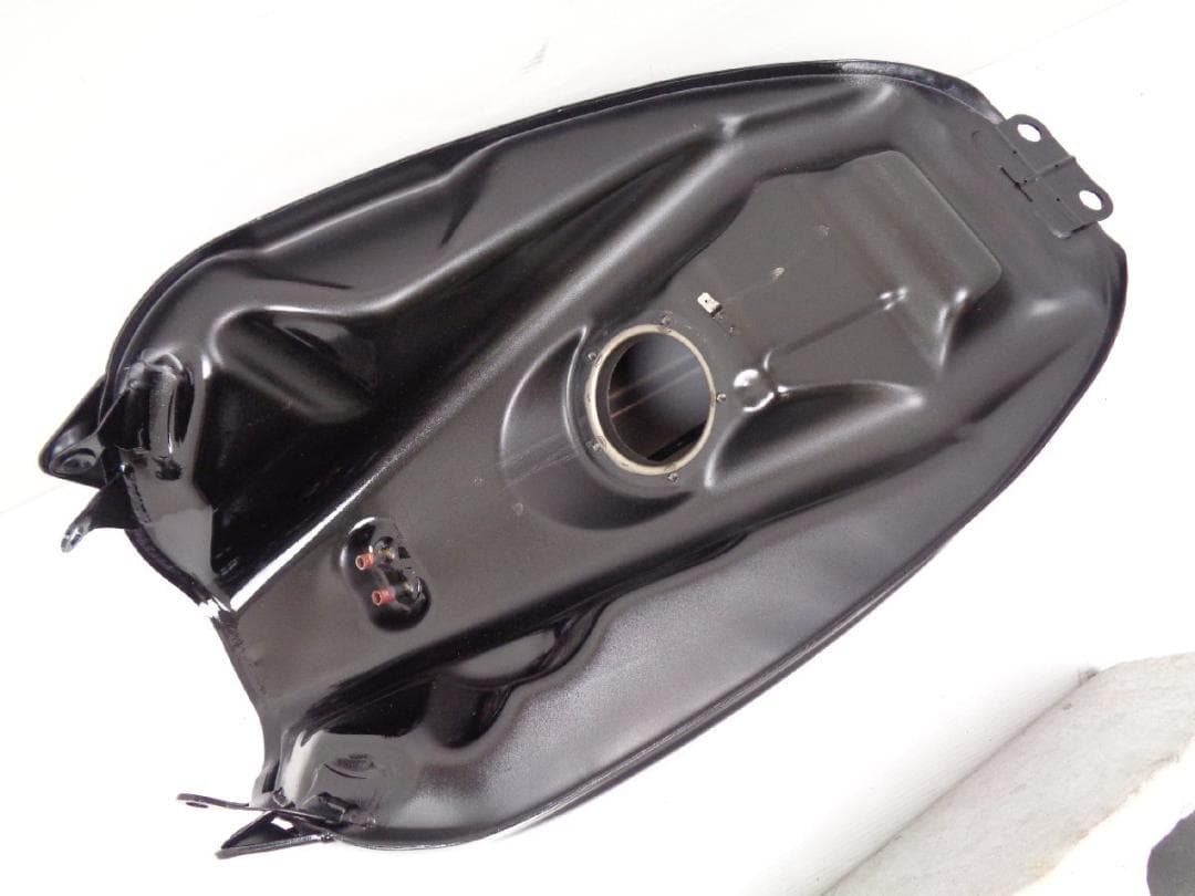 スクランブラー SIXTY2 純正 タンク ブラック 美品