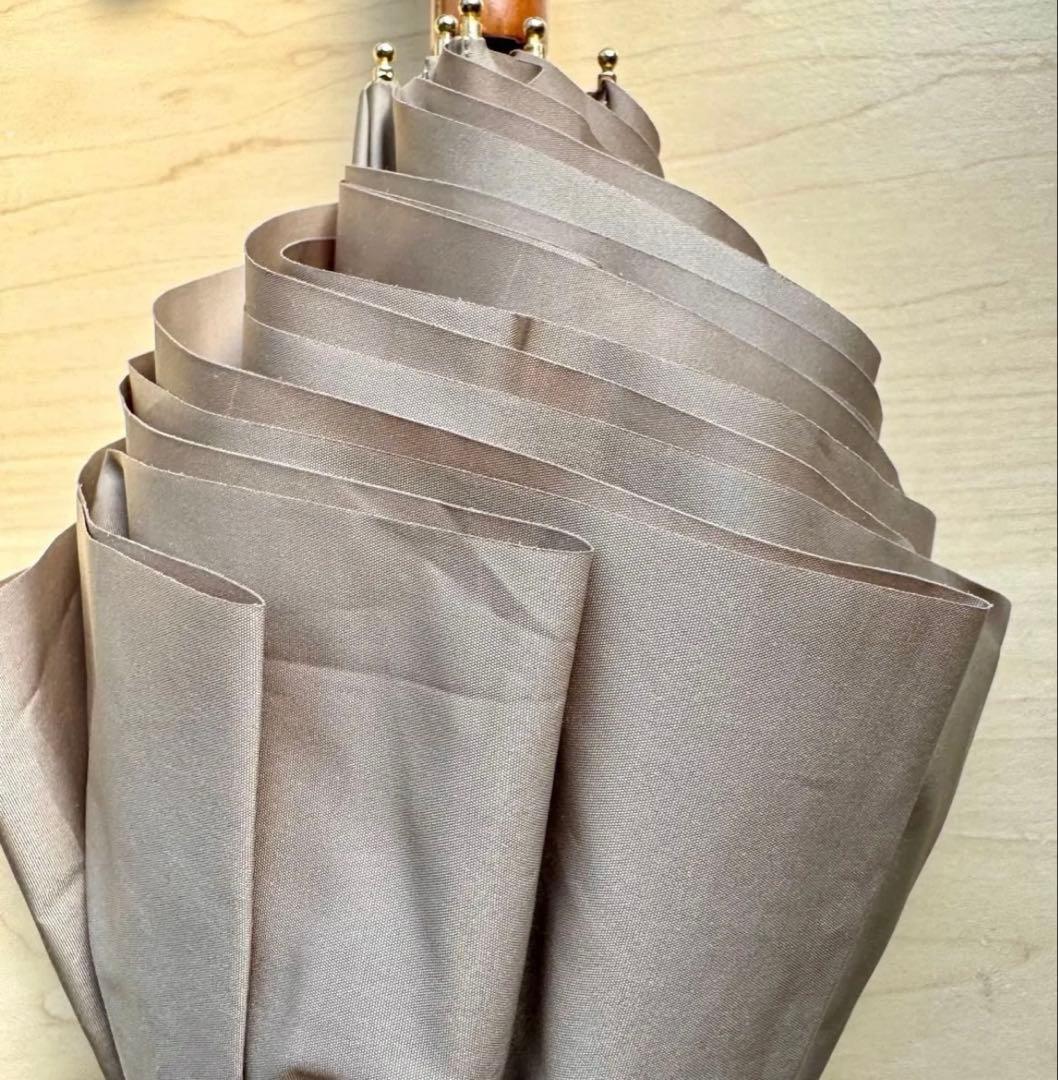 ★新品★GRACY　晴雨兼用　日傘　楽折１級遮光　遮熱　ペプラムフリル　ベージュ