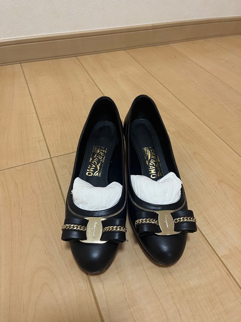 フェラガモ　ヴァラ　バレエパンプス