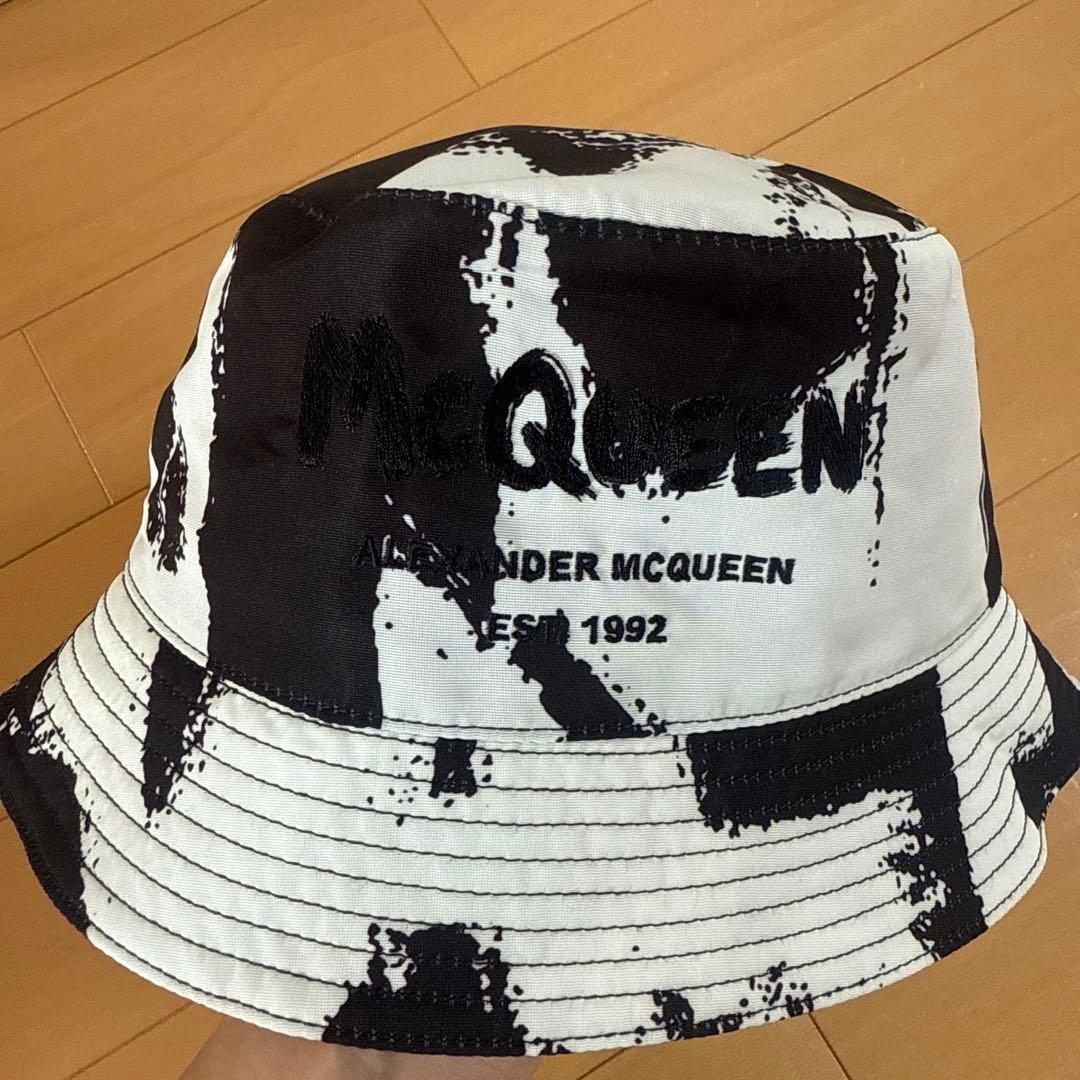 Alexander McQueen バケットハット 白黒