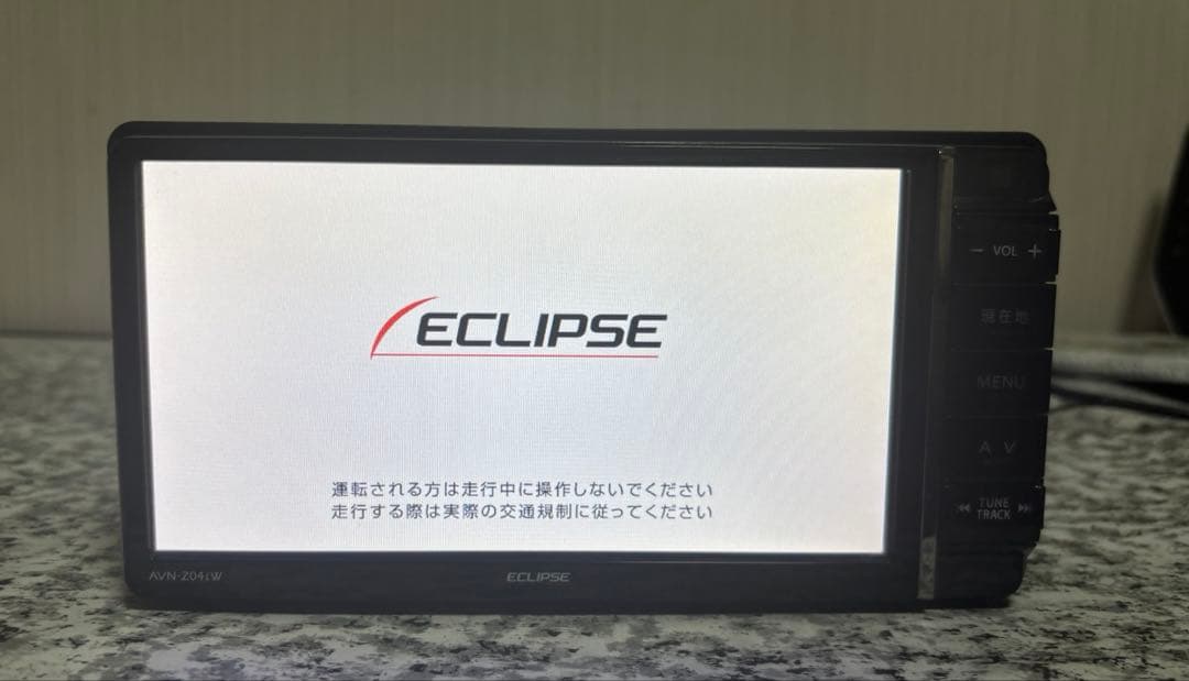 カーナビ AVN-Z04iw