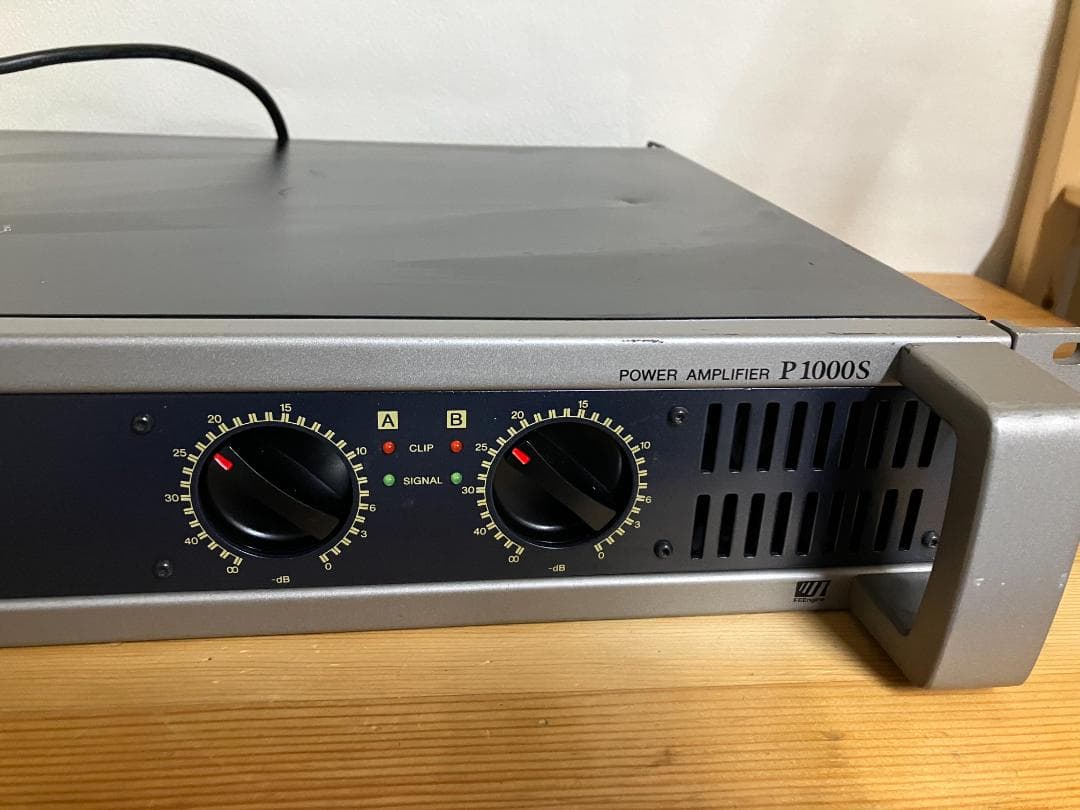 YAMAHA P1000S プロ用パワーアンプ