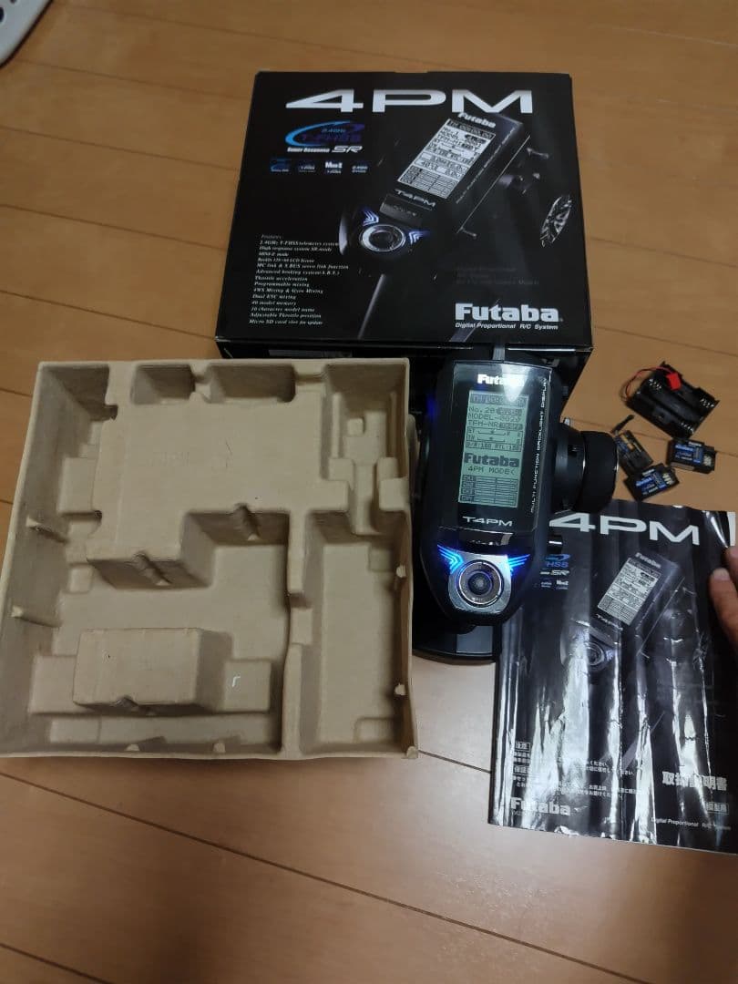 Futaba 4PM ラジコン送信機 受信機3台 (リフェ付き)