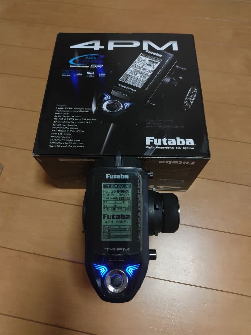 Futaba 4PM ラジコン送信機 受信機3台 (リフェ付き)
