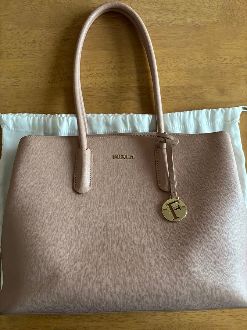 FURLA フルラ TESSA テッサ トートバッグ A4 大容量 通勤