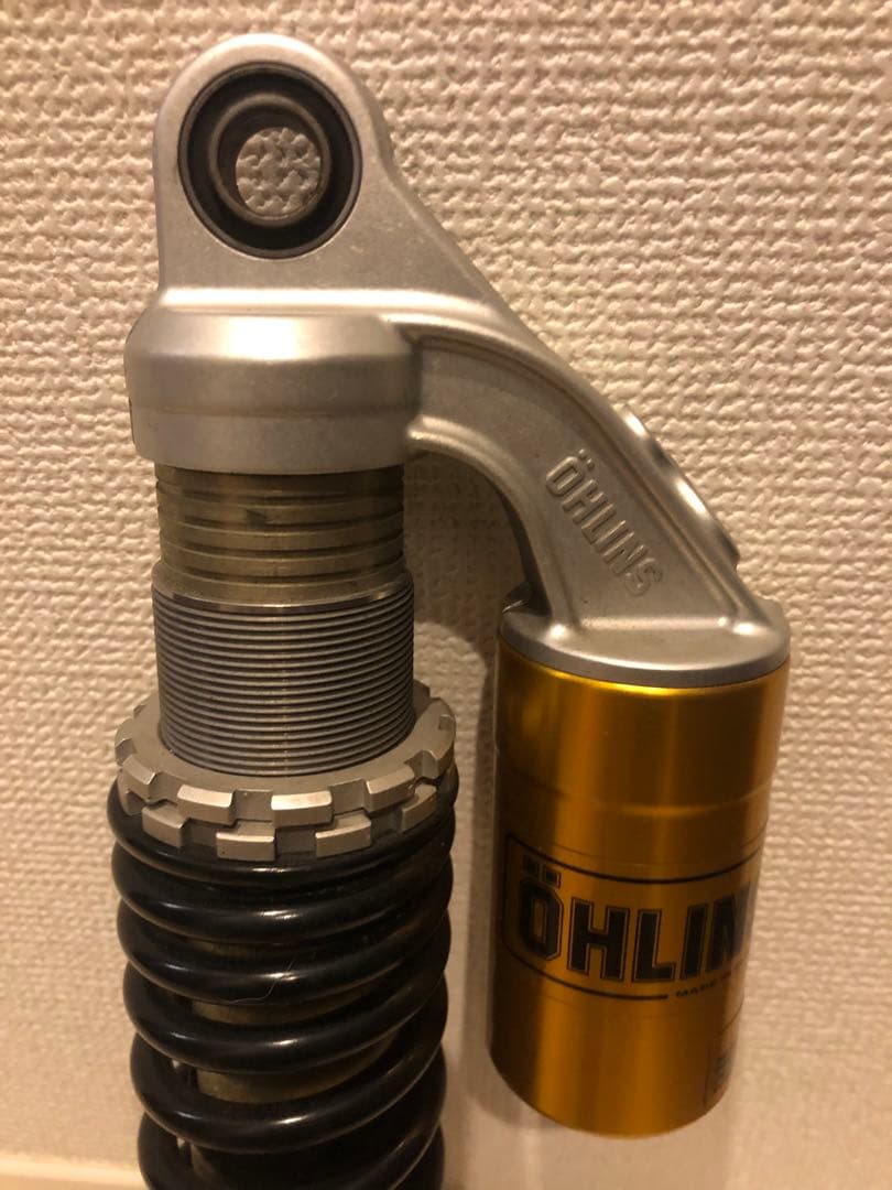ÖHLINS 調整可能 サスペンション　CB1000SF(SC30)
