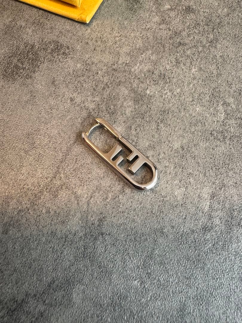 FENDI オーロックピアス　片耳