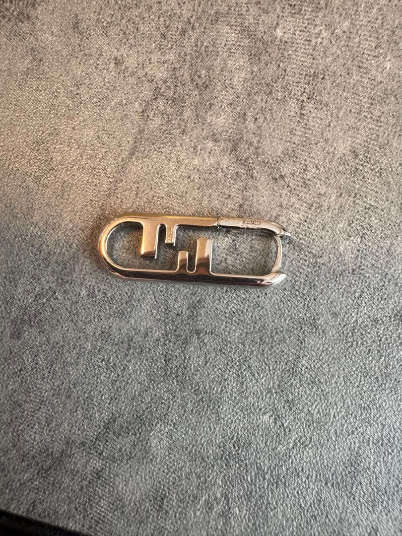 FENDI オーロックピアス　片耳