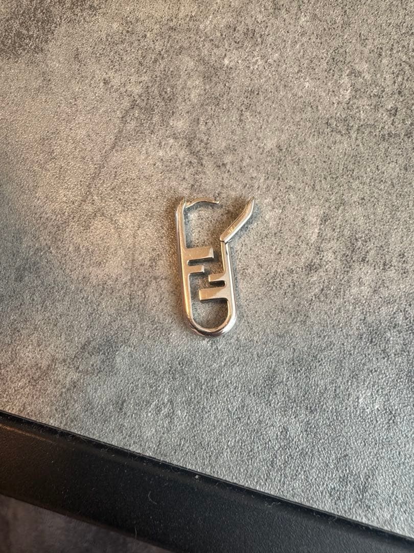 FENDI オーロックピアス　片耳