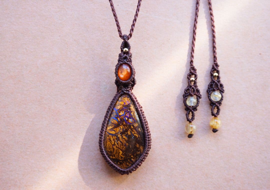 《P.》ボルダーオパール　サンストーン　マクラメ　ネックレス