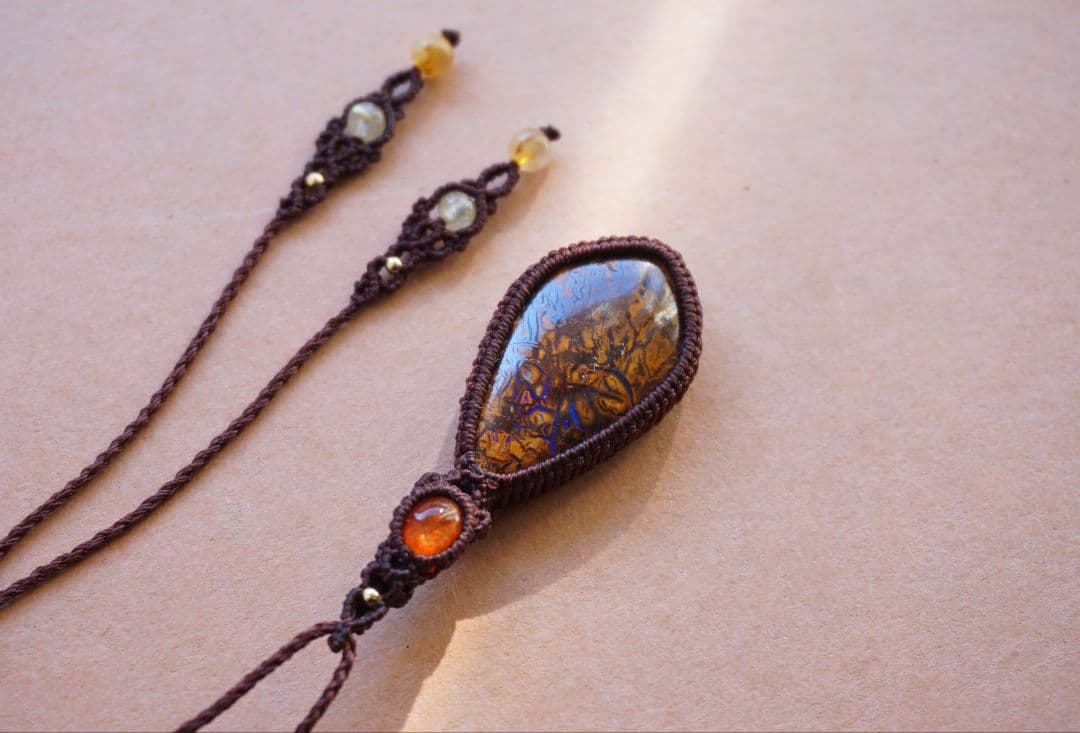 《P.》ボルダーオパール　サンストーン　マクラメ　ネックレス