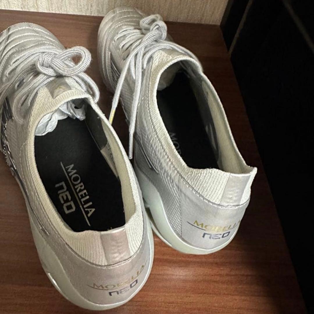 新品　タグ付き 限定品　ミズノ　モレリア ネオ4 β JAPAN 27cm