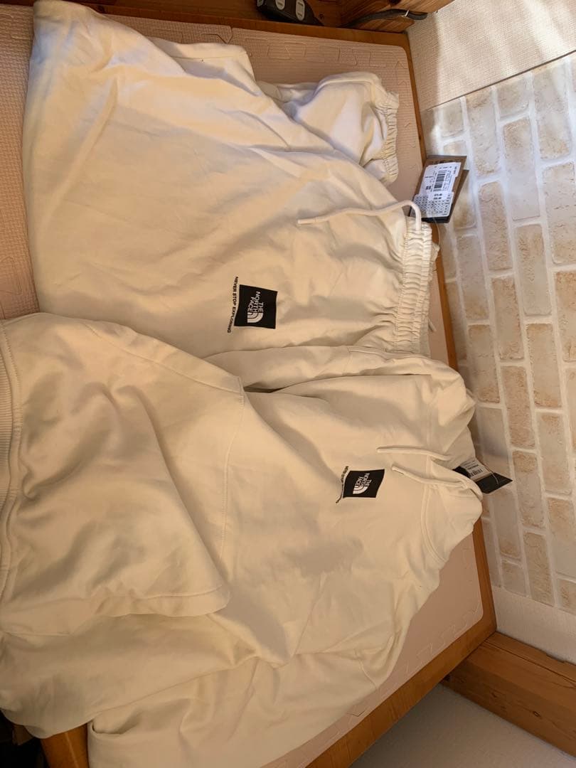 【海外限定1セット】ノースフェイススエットセットアップ