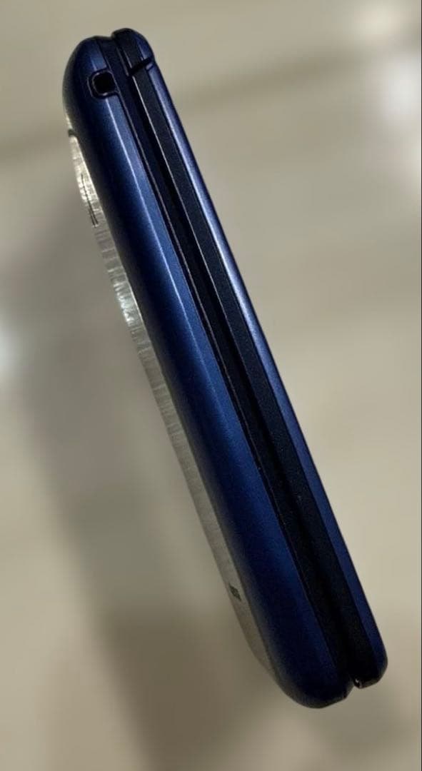 au京セラ　KYOCERA GRATINA KYF39 紺碧　ガラホ　ガラケー