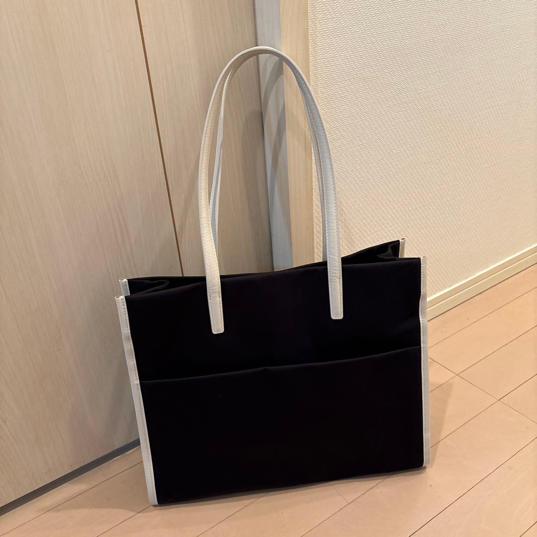 未使用　最終値下げ　黒のナイロントートバッグ