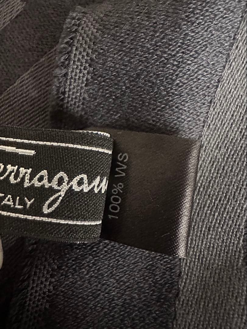 【12/22発送】Salvatore Ferragamo ダークグレー ストール